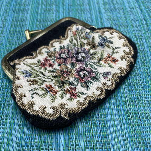 Vtg Coin Purse Kiss Lock Embroidered Look Tapestry Change Pouch Black Hong Kong