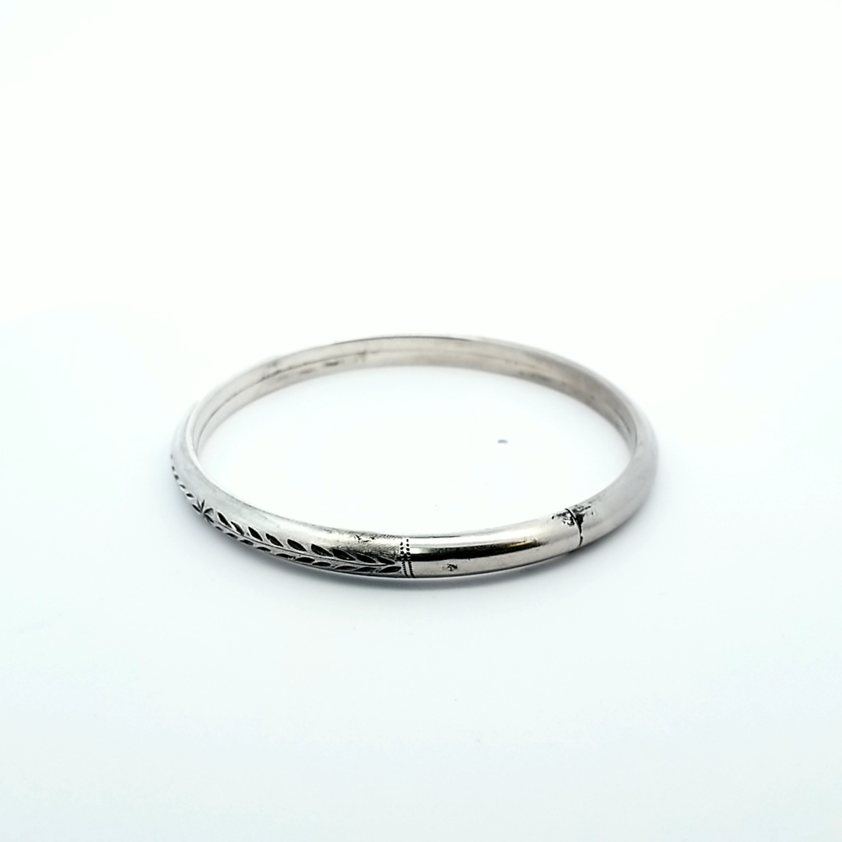 925 Sterling Silver Etched Bangle Bracelet 9.4 Grams Size- 7 1/2