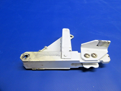 Beech 58 Baron RH Gear Retract Uplock P/N 60-810092-24 (0225-959)