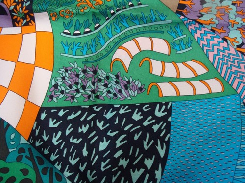 Hermes scarf, A TRAVERS CHAMPS by, Marie Bonnin, unworn with its box - Picture 10 of 18