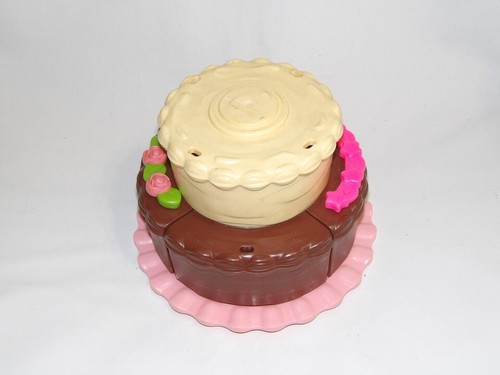 1980'S VNTG FISHER PRICE FUN w FOOD ICE CREAM and CAKE PARTY w TEA SET in GUC - Picture 8 of 11