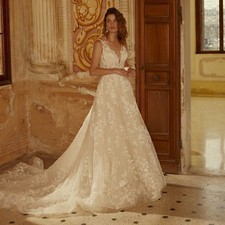 Elegant A-Line Wedding Dresses V-Neck Spaghetti Straps Lace Applique Bridal Gown