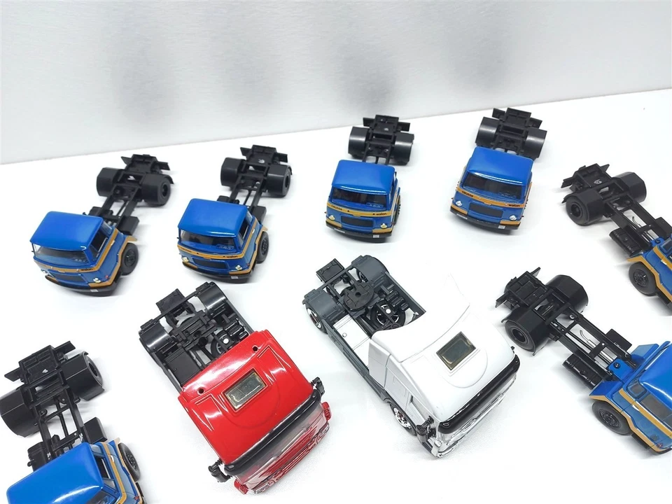 Lotto di 9 Camion Iveco Stralis e Unic MZ36 per Restauro o Ricambi - Scala 1/43 - Immagine 3 di 4