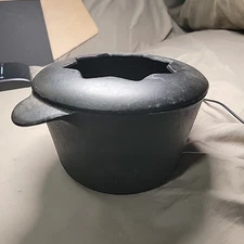 Cast Iron Fondu Pot With Lid Marked 2 2 Under Handle 