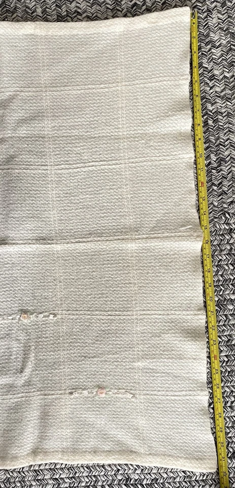 Manta bebé Churchill tejida a mano vintage lana crema con 3 rosas rosadas Foto 4 de 4