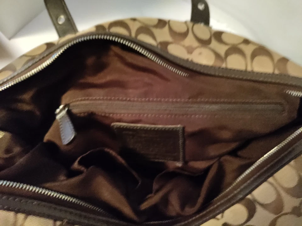 Bolso de Hombro Coach Marrón Beige Firma Lona Charol Maggie De Colección EC Foto 3 de 4