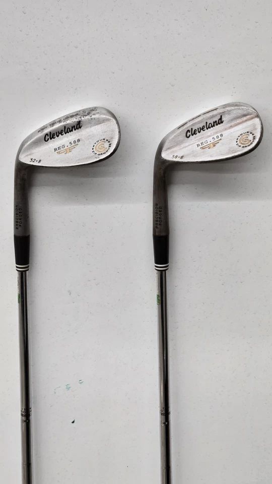 Cleveland Tour Action Reg. 588 Raw RTG Wedge Set 52° & 58° 35" Shaft Left Handed - Image 3 of 4