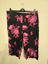 Bonmarche floral cropped trousers size 22