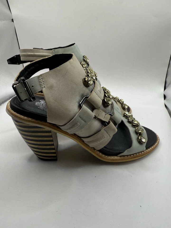 Sol Sana Talla 7 Gris Cuero Estrás Puntera Abierta Tacones Hebilla Cierre Cono Tacón Foto 4 de 4