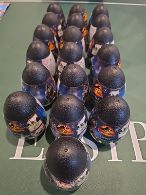 19x Jurassic World Captivz Dominion Glow In DARK SLIME + Dino In EGGS Lot