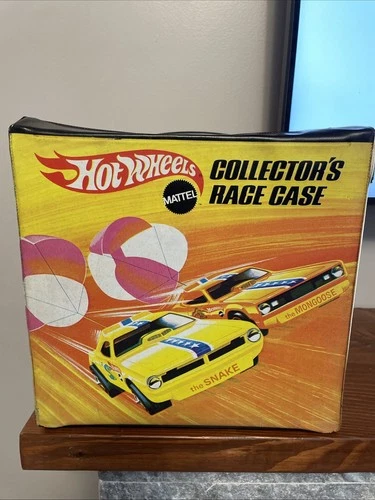 1969 Hot Wheels Redline Collector's 72 Car  Race Case 4978 Snake Mongoose