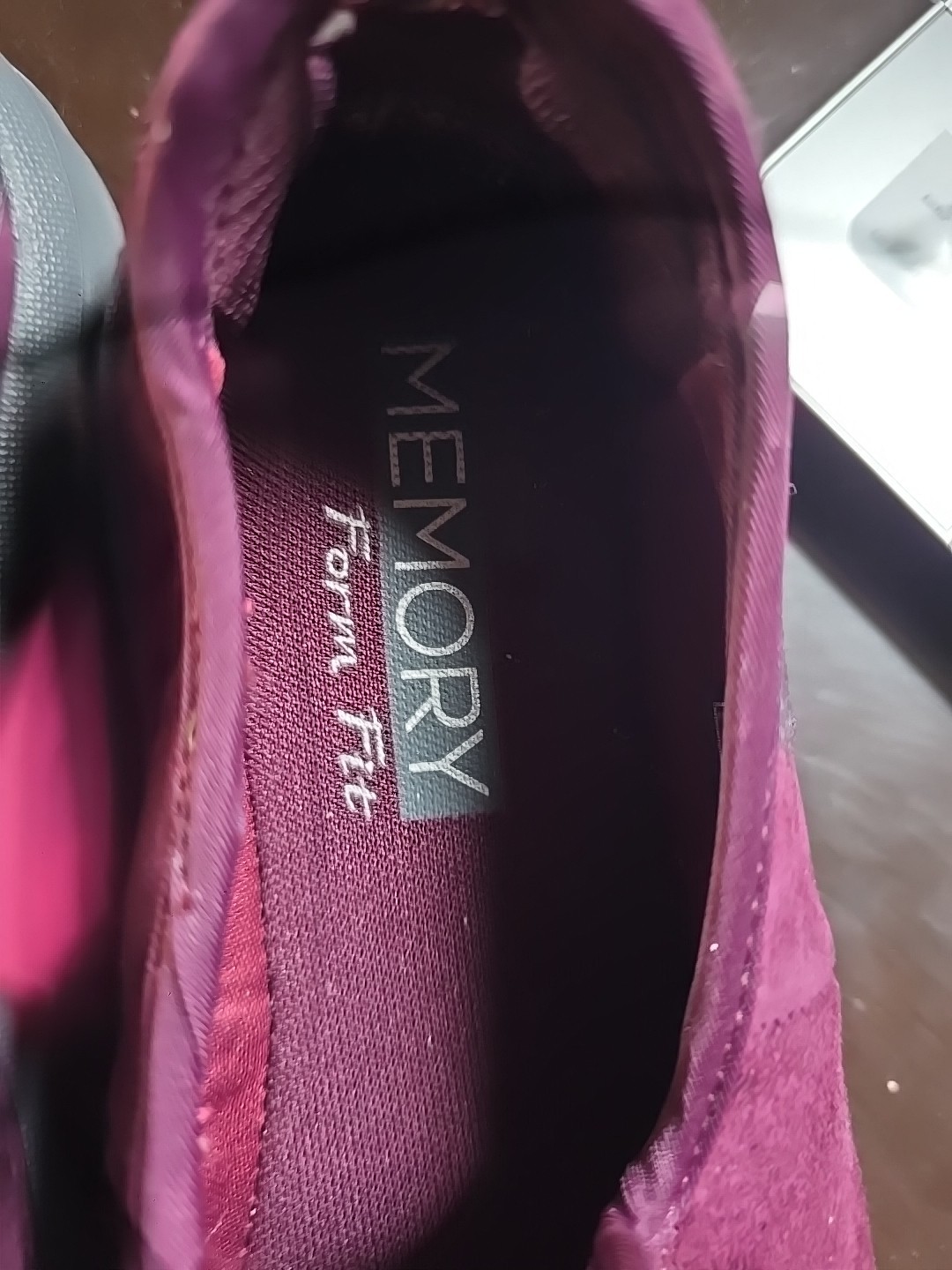 Skechers Womens Memory Foam Sneakers Size 7.5 Comfort Fit