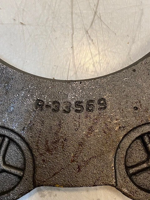 Placa de embrague fundida de transmisión para John Deere R-33569 | 13-3/4" W 6-1/2" diámetro Foto 2 de 4