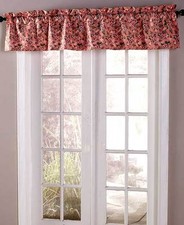 Floral Pattern County Cottage Window Valance, Modern Woven, Pink, 70"x15" - NEW