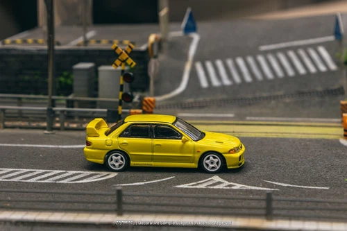 Tarmac Mitsubishi Lancer GSR Evolution III EVO 3 Yellow 1/64 - Picture 4 of 5