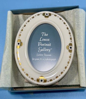 Lenox Portrait Gallery Golden Treasure Photo Frame w/ Box Ivory & Gold  2.5''x3''