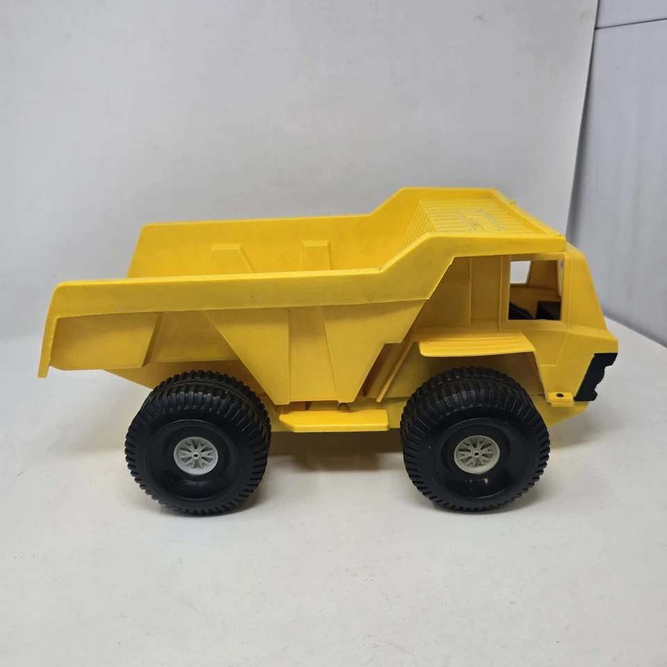 Vintage Ideal Mighty Mo Yellow Plastic Friction Construction Dump Truck Toy 1973 - Image 4 of 4