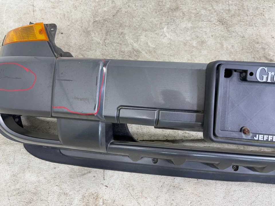 2005-2007 Jeep Liberty Front Bumper Cover OEM - Image 4 of 4