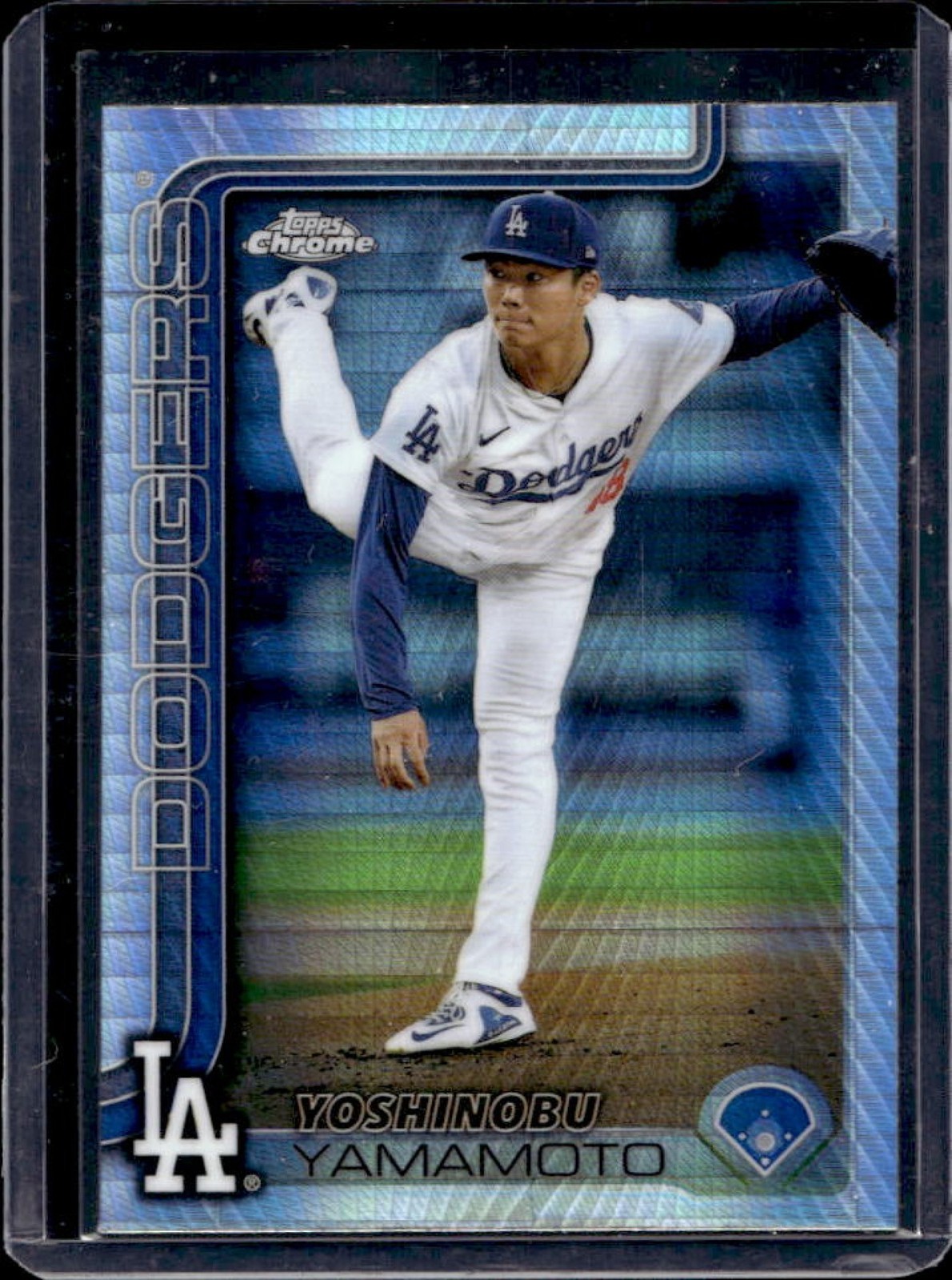 2025 Topps Chrome Yoshinobu Yamamoto Prism Refractor #179 Dodgers