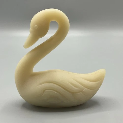 Vintage FENTON Custard Glass Swan Bird Animal Figurine