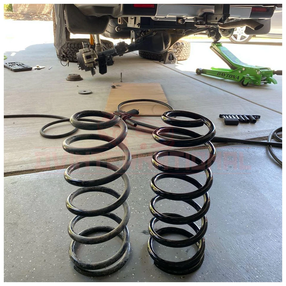 Muelles helicoidales de elevación trasera Bilstein B12 2,4" para Toyota FJ Cruiser 2x2 2007-2014 Foto 4 de 4