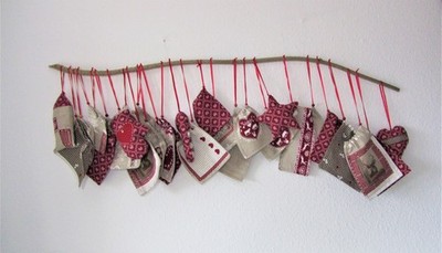 24Adventskalendersäckchen mit 5 Weihnachtsdekohänger* für Kinder &Erwachsene 