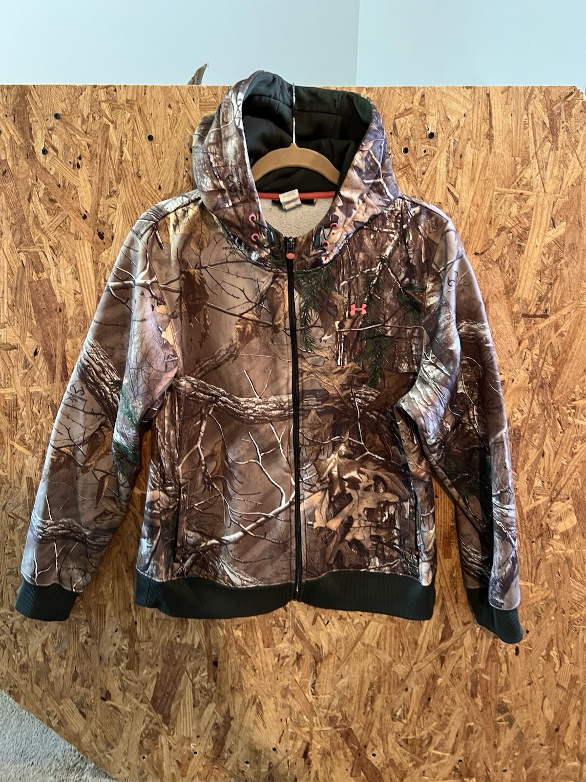 A+ Women’s Under Armour Storm Camo Hoody Medium UA Realtree Xtra Fleece Jacket