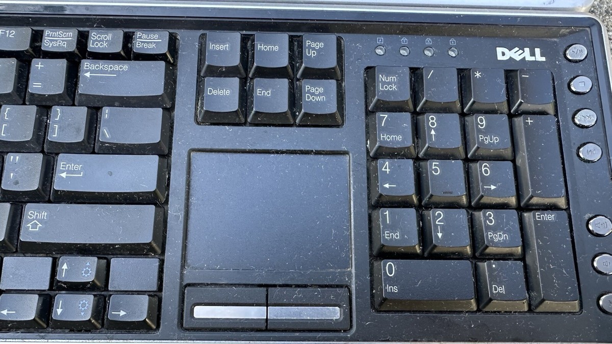 Dell XPS M2010, WIN VISTA, Core 2 Duo, 4GB Ram, WIRELESS KEYBOARD