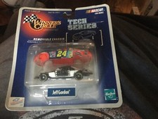 Jeff Gordon 24 1998 Tech Series DuPont NASCAR 1:64 Winner's Circle