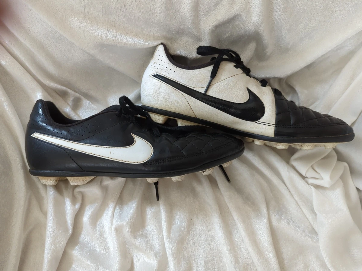 NIKE TIEMPO Youth Size 6Y, Black &amp; White Soccer Shoes Cleats |