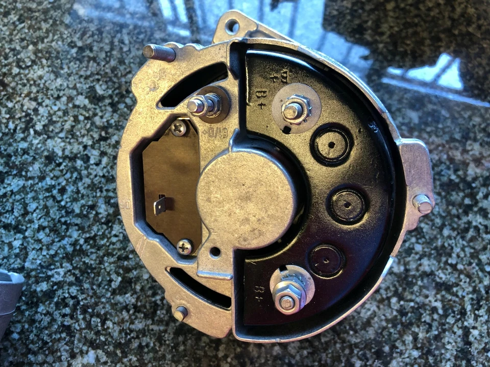 35 AMP Volvo Alternator 142 144 145 1800 242 244 245 Generator Bosch Restored  - Image 2 of 3