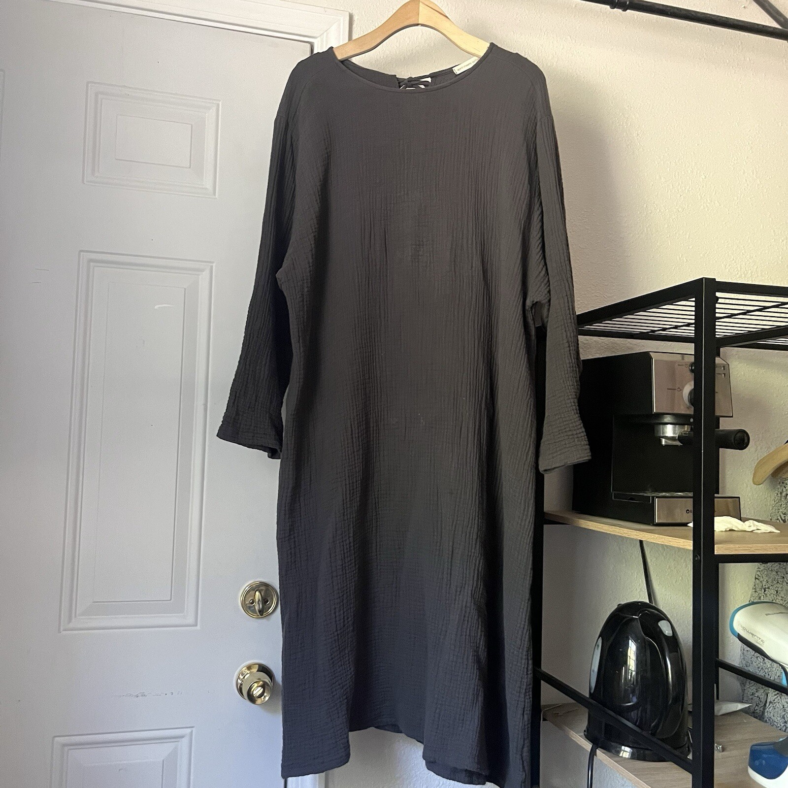 Picture 1 of 6