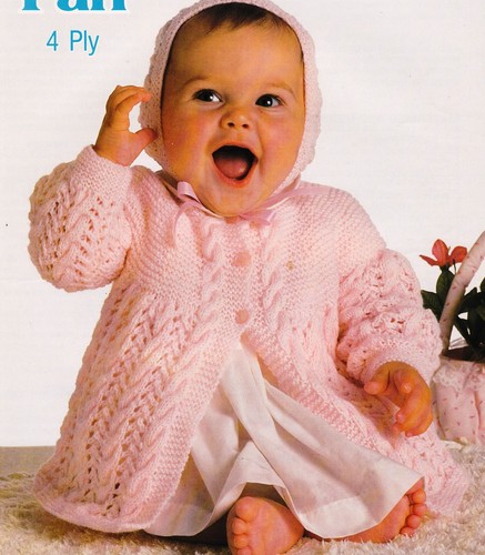 BABY~MÄDCHEN~JACKE~HAUBE~SEIL ZOPFMUSTER~4-LAGIG~STRICKMUSTER~GR. 16-22" (CB50)