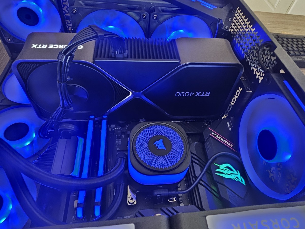 NVIDIA GeForce RTX 4090 Founders Edition 24GB GDDR6X Graphics Card