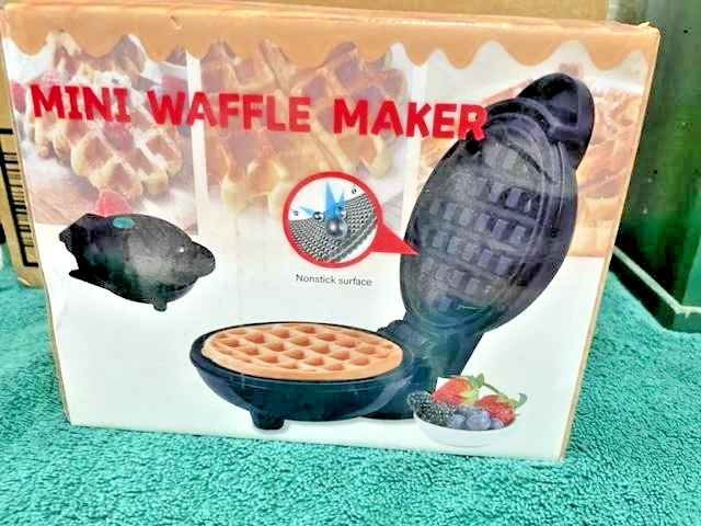 New Mini Non Stick Waffle Maker, Free Shipping