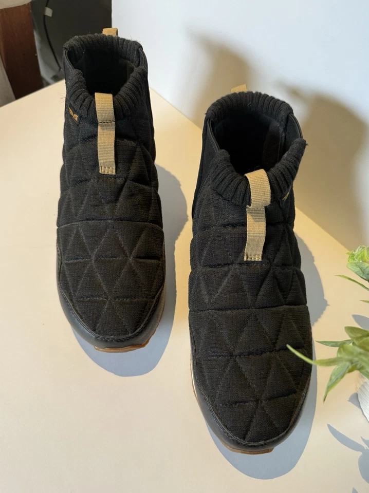 NUEVO, MIRA!! Botín para mujer Teva ReEmber Mid repelente al agua negro Foto 4 de 4