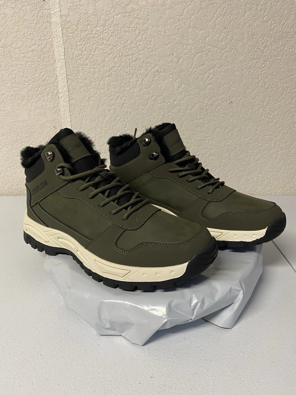 Lessflow Army Green Winter Snow Boots Anti Slip Ankle Boots Men's Size 10 New
