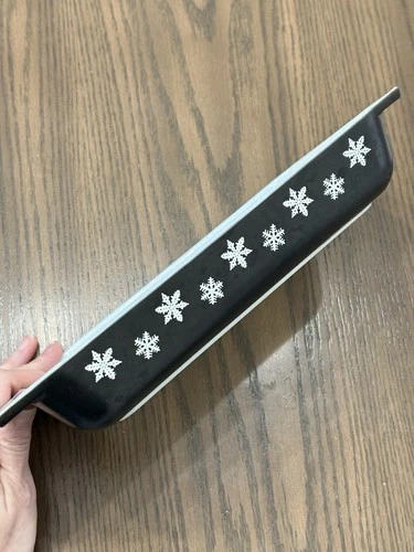 Vintage Pyrex Black Snowflake 548-B Space Saver Casserole Dish 1-1/4 Quart