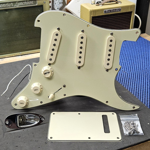 Fender American Deluxe Strat Loaded Pickguard S-1 & SCN Noiseless Pickups USA