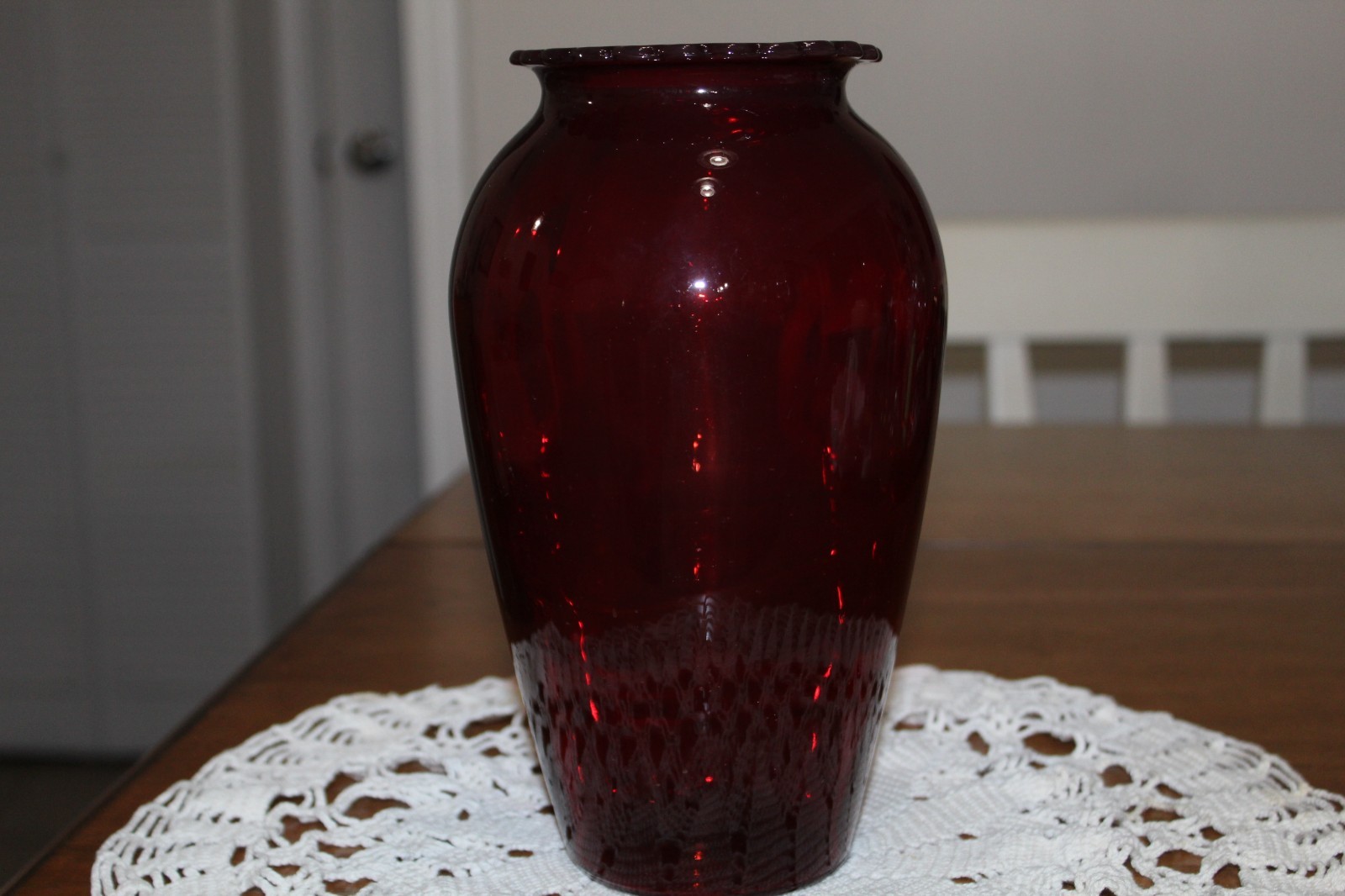 Vintage Anchor Hocking Royal Ruby Red Glass Vase w/ Flat Scalloped Rim 9
