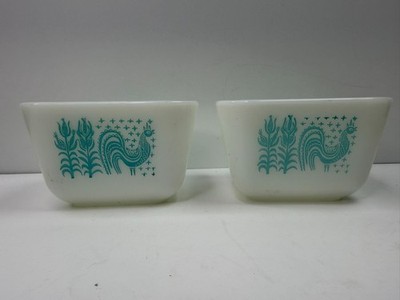 Vintage Pair of Pyrex Butterprint 1-1/2 Cup Refrigerator Dish 501-B