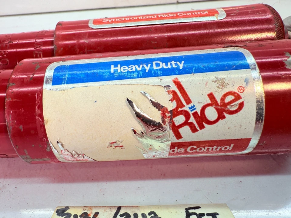 NOS PAIR SHOCK ABSORBER 1979 - 1989 ISUZU TROOPER MK1 NISSAN PICKUP B56-13 - Image 4 of 4