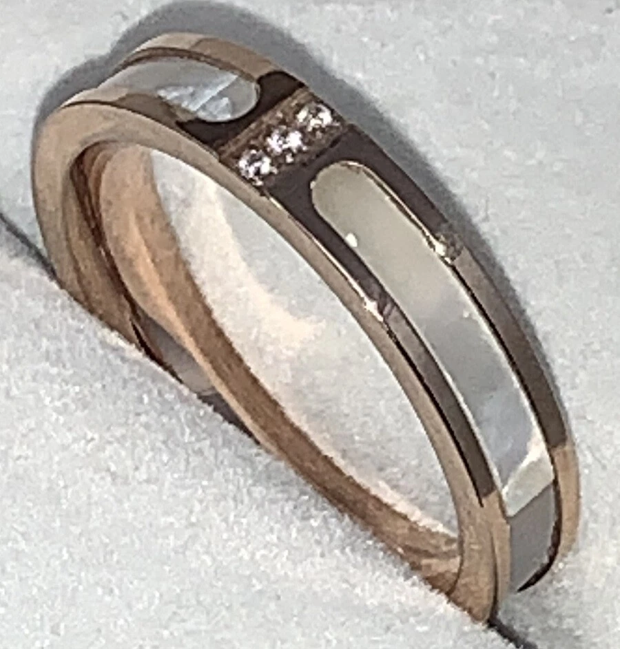 Modischer Ring in Gold-Color mit weißen Perlmutt Inlays und Zirkonia Steinen - Bild 4 von 4