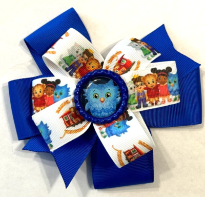 Beautiful  Daniel Tiger's Neighborhood (O the Owl)  Inspired hair bow for girls.