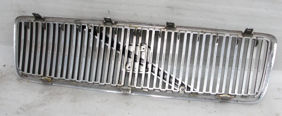 Volvo S80 OE cromo parrilla delantera capó montaje aleta estilo 99-03 buenas pestañas 9178087 Foto 3 de 3