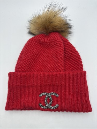 Chanel Red Cashmere and Wool Chunky Knit Pom Pom Beanie Made In Italy