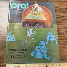 Pro! Football Magazine 1972: Opponents of Bart Starr Zone Defense Walt Patulski