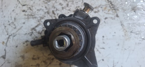 Nissan Navara Diesel Vacuum Pump - Picture 2 of 3