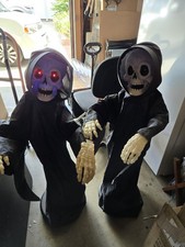 Rare GEMMY LIFE SIZE SKELETON PROPS SET OF 2 LIGHTS/MOTION/SOUND  Halloween