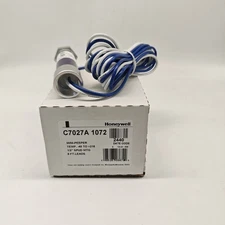 1PC Honeywell C7027A1072 Flame Detector In box Brand new Free shipping